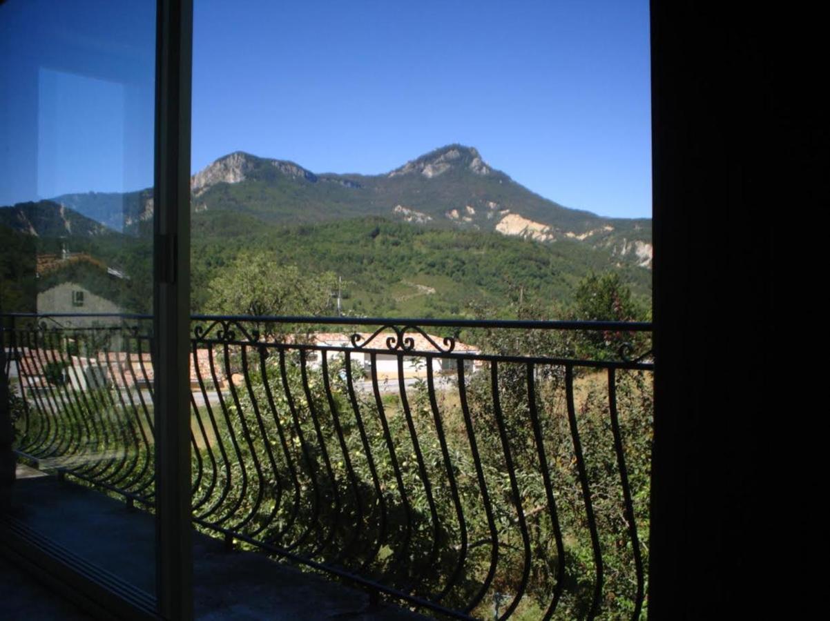 Bnb Castellane Chambre D'Hotes B&B Exterior foto