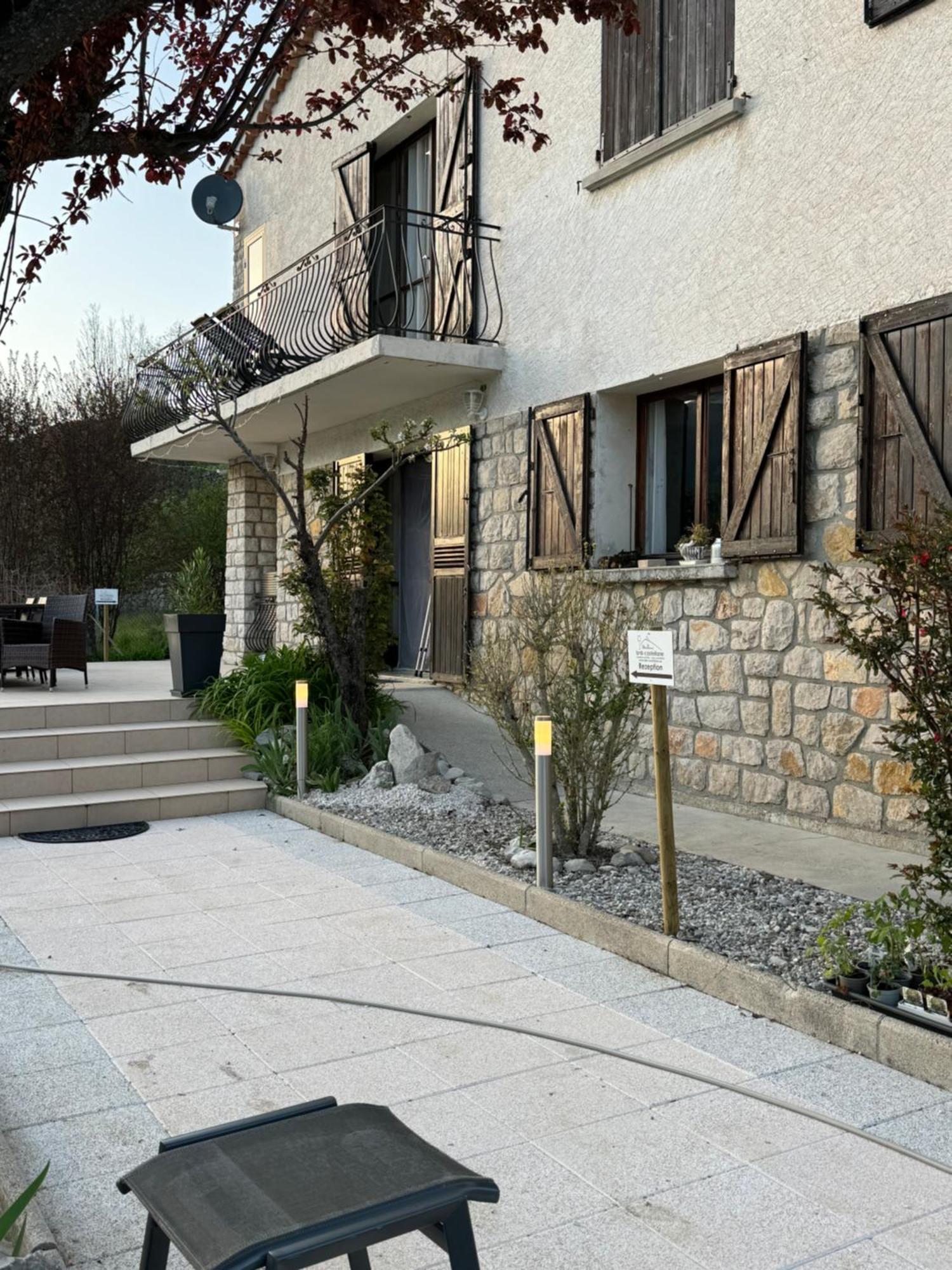 Bnb Castellane Chambre D'Hotes B&B Exterior foto