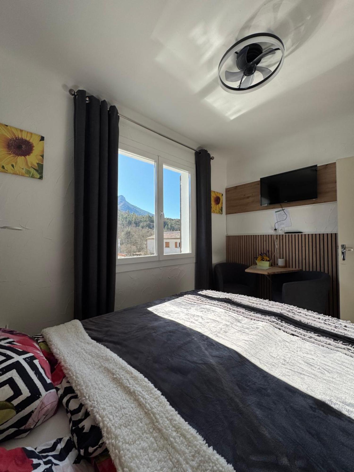 Bnb Castellane Chambre D'Hotes B&B Exterior foto